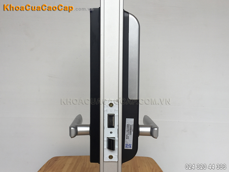 Khóa cửa điện tử Unicor UN-6700KS màu bạc- ảnh 2